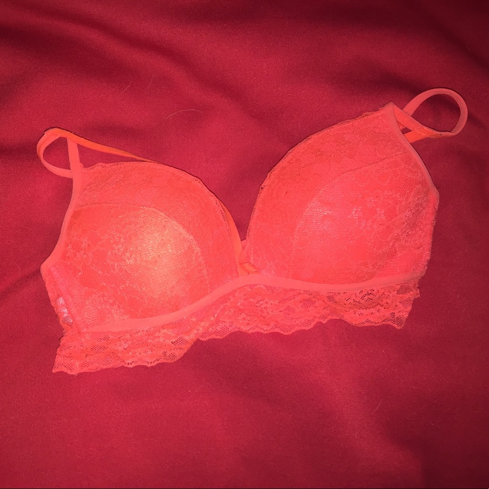 🚨ON SALE🚨Pink Victoria's Secret Lightly Lined S