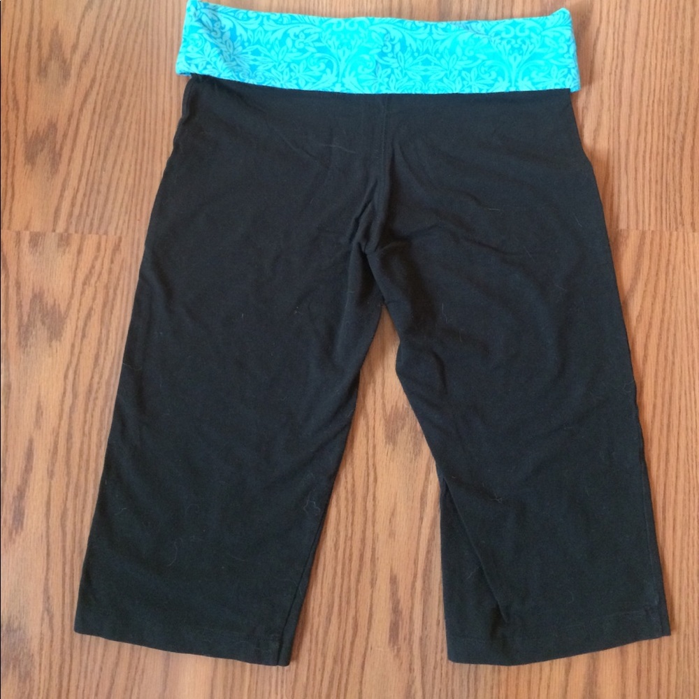 Danskin knee length workout shorts