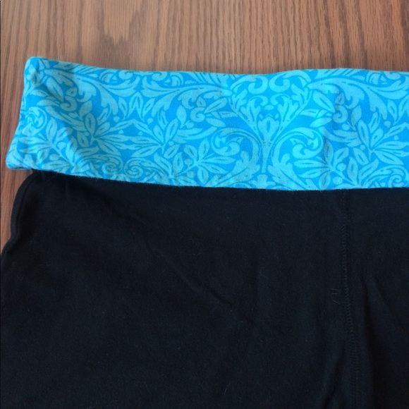 Danskin knee length workout shorts - Picture 2 of 3