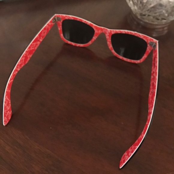 Ray ban LIMITED EDITION wayfair unisex sunglasses!