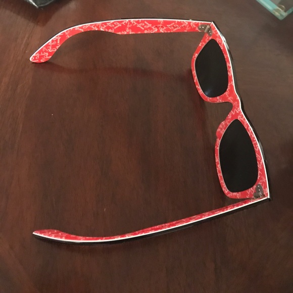 Ray ban LIMITED EDITION wayfair unisex sunglasses! main image 4
