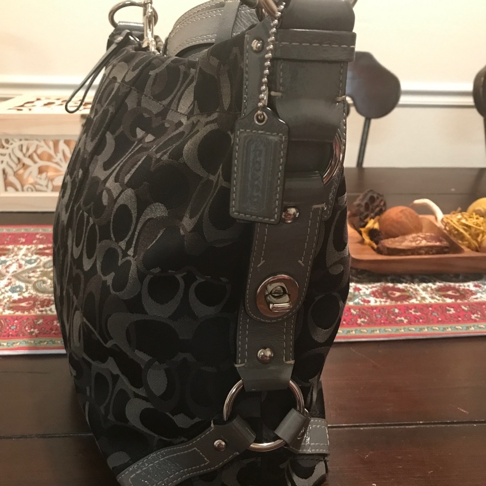 Extra Lrg Signature Coach bag