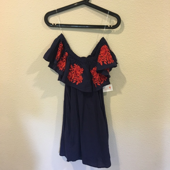 Umgee Dresses - NWT Red Dress Umgee floral off shoulder dress Umgee Dresses - NWT Red Dress Umgee floral off shoulder dress