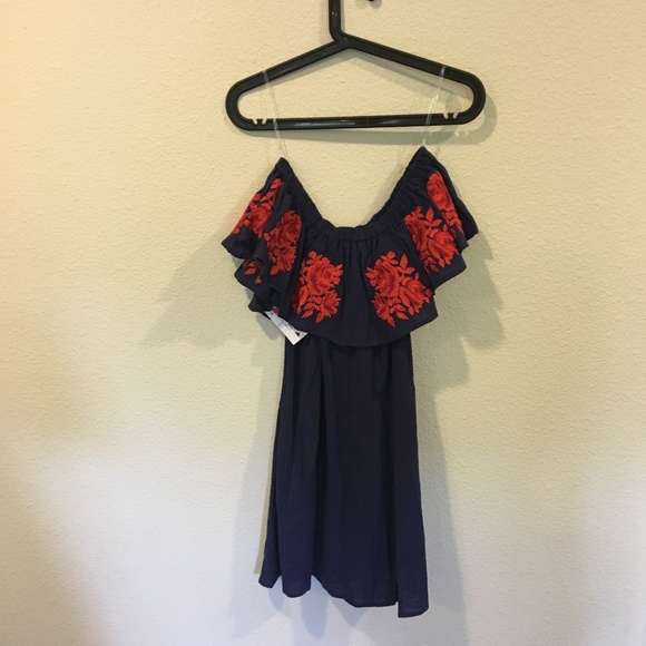 Umgee Dresses - NWT Red Dress Umgee floral off shoulder dress Umgee Dresses - NWT Red Dress Umgee floral off shoulder dress