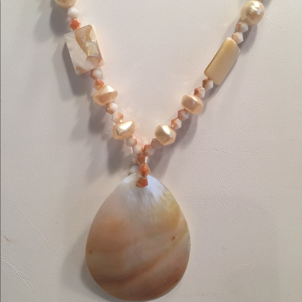 Shell and freshwater pearl necklace set