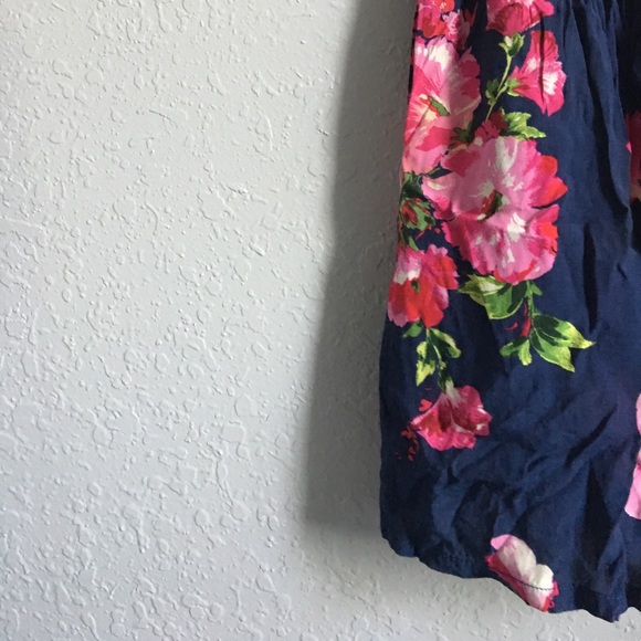 Floral Dress🌹🌸🌺🥀 - Picture 3 of 4