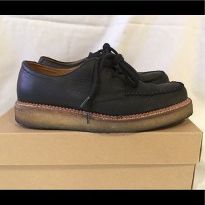 Creeper clarks men's shoe.