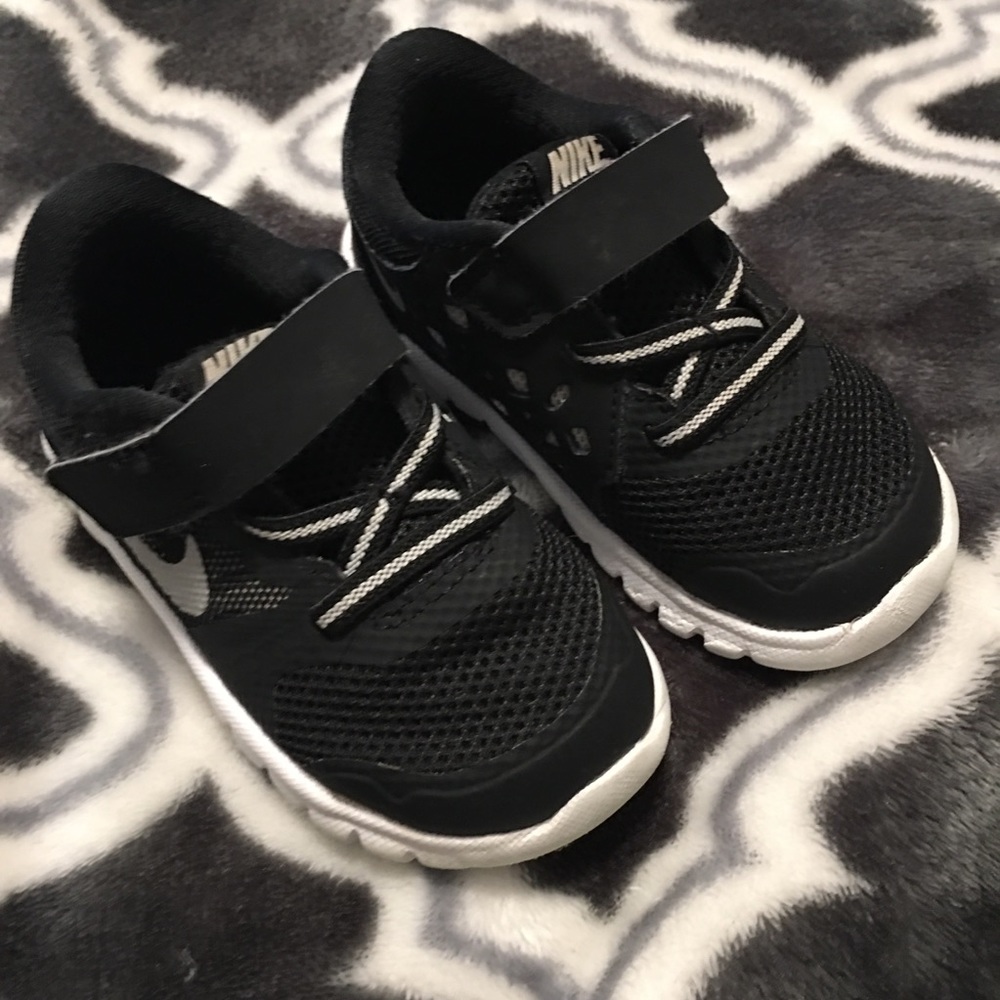 Toddler Nike Flex 2015 Run size 6 EUC