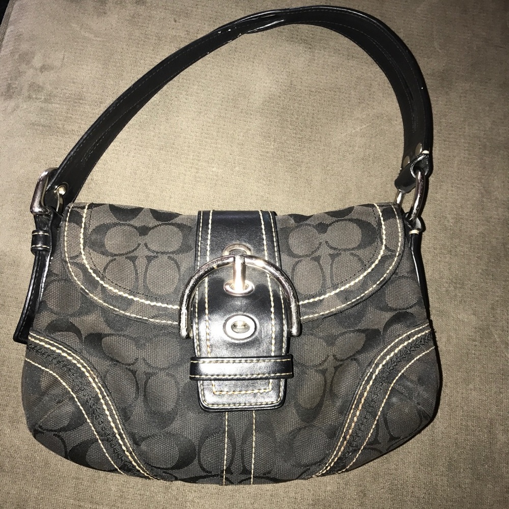 Signature Coach Shoulder purse