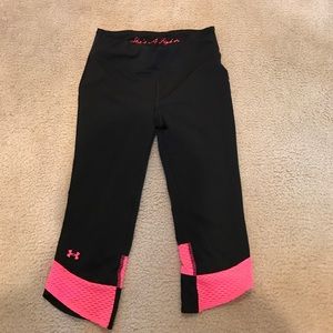 🔴🔴🔴RESERVED🔴🔴🔴 Under Armour capris