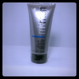 Men's after - shave gel