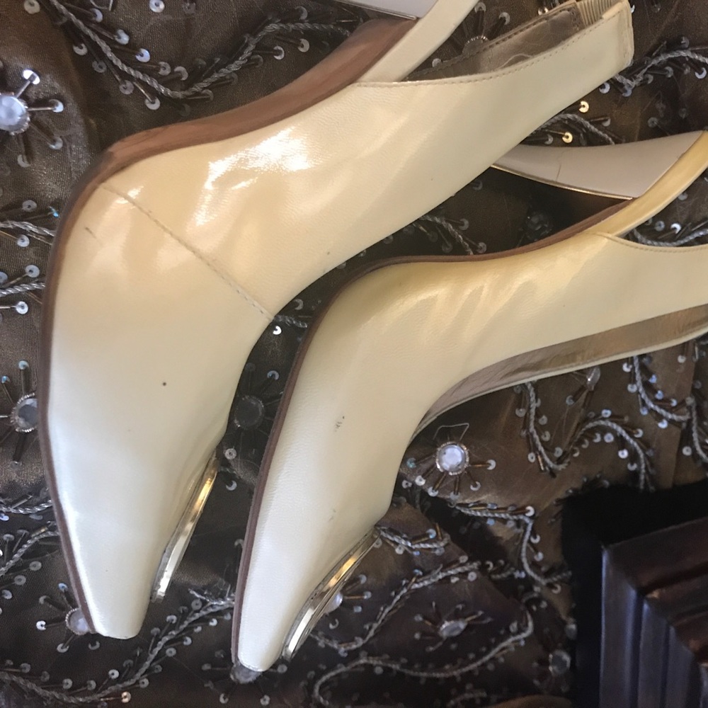 Shoes - Picture 4 of 4