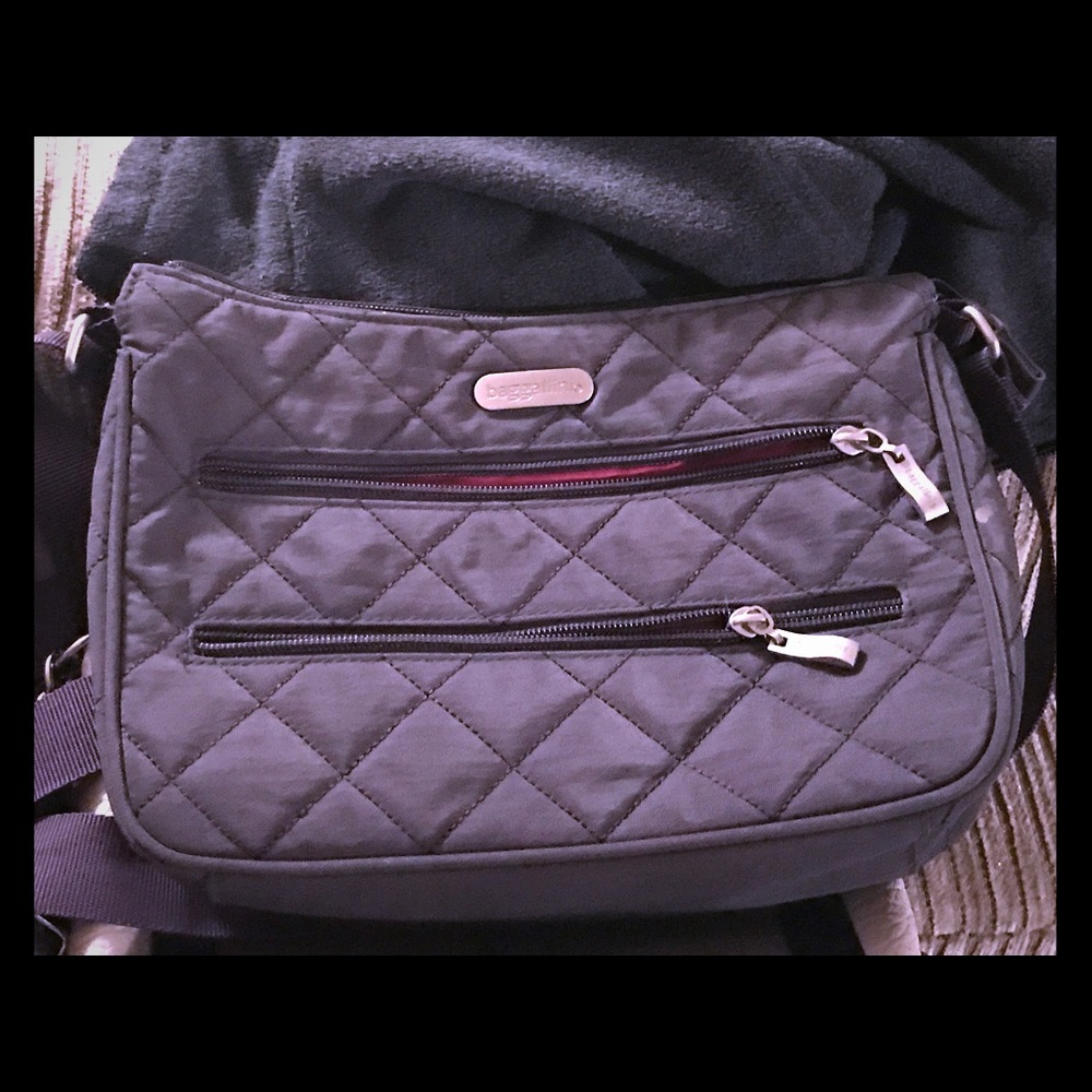 Bagglini charcoal cross body pink interior