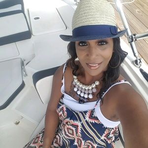 Meet your Posher, Jeanette