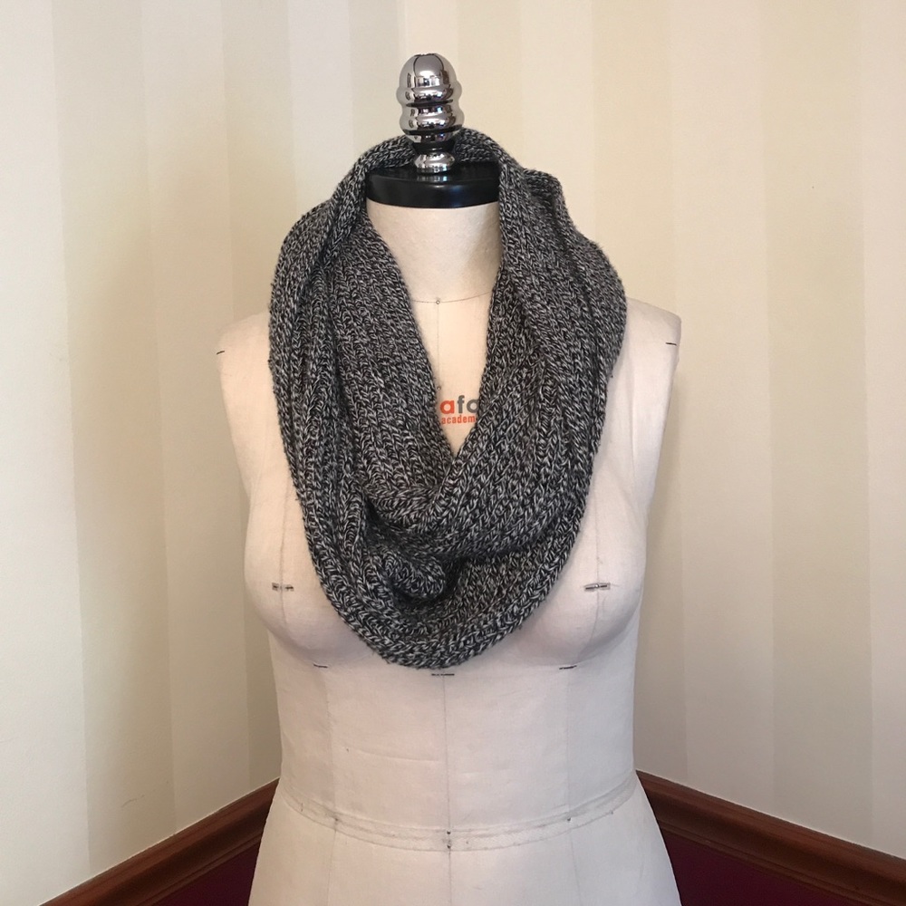 Madewell Knitted Infinity Scarf
