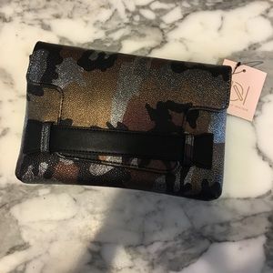 Danielle Nicole clutch