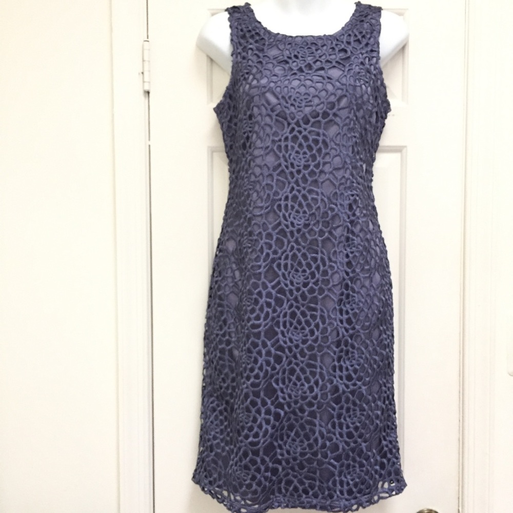 Banana Republic Lace Sheath Dress - Picture 3 of 7