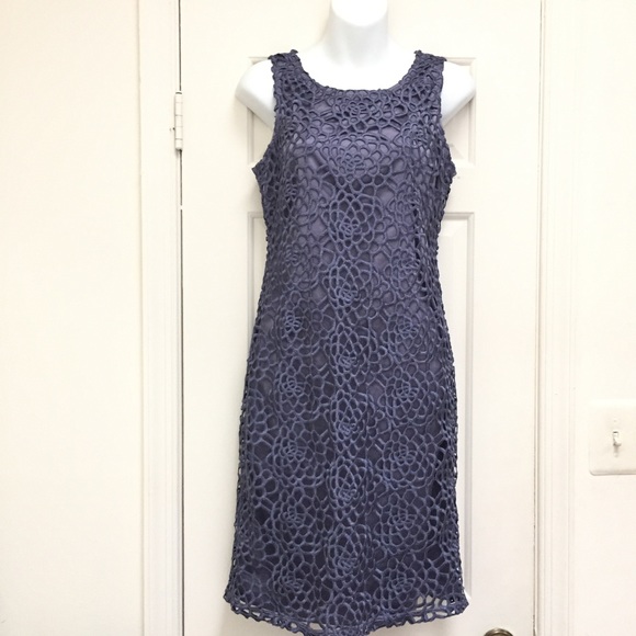 Banana Republic Dresses & Skirts - Banana Republic Lace Sheath Dress