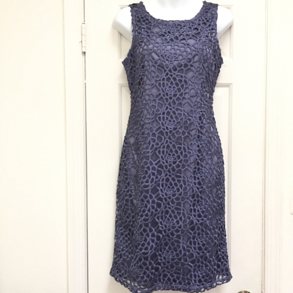Banana Republic Lace Sheath Dress - Picture 3 of 7
