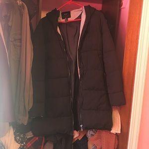 Forever 21 puffy black jacket