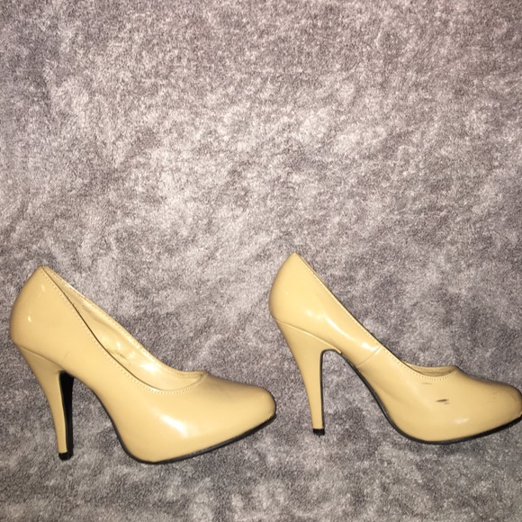 Shoes - Picture 3 of 4