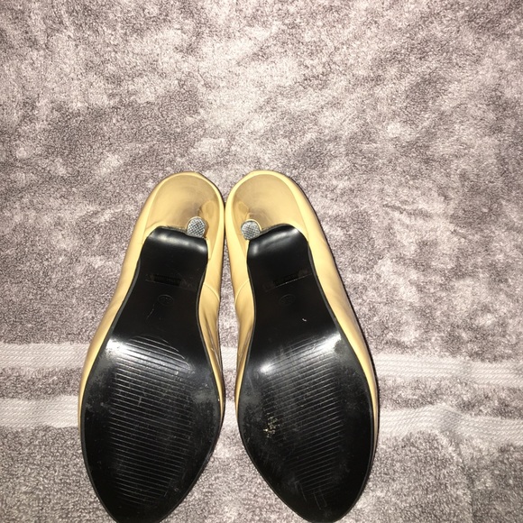 Shoes - Picture 4 of 4