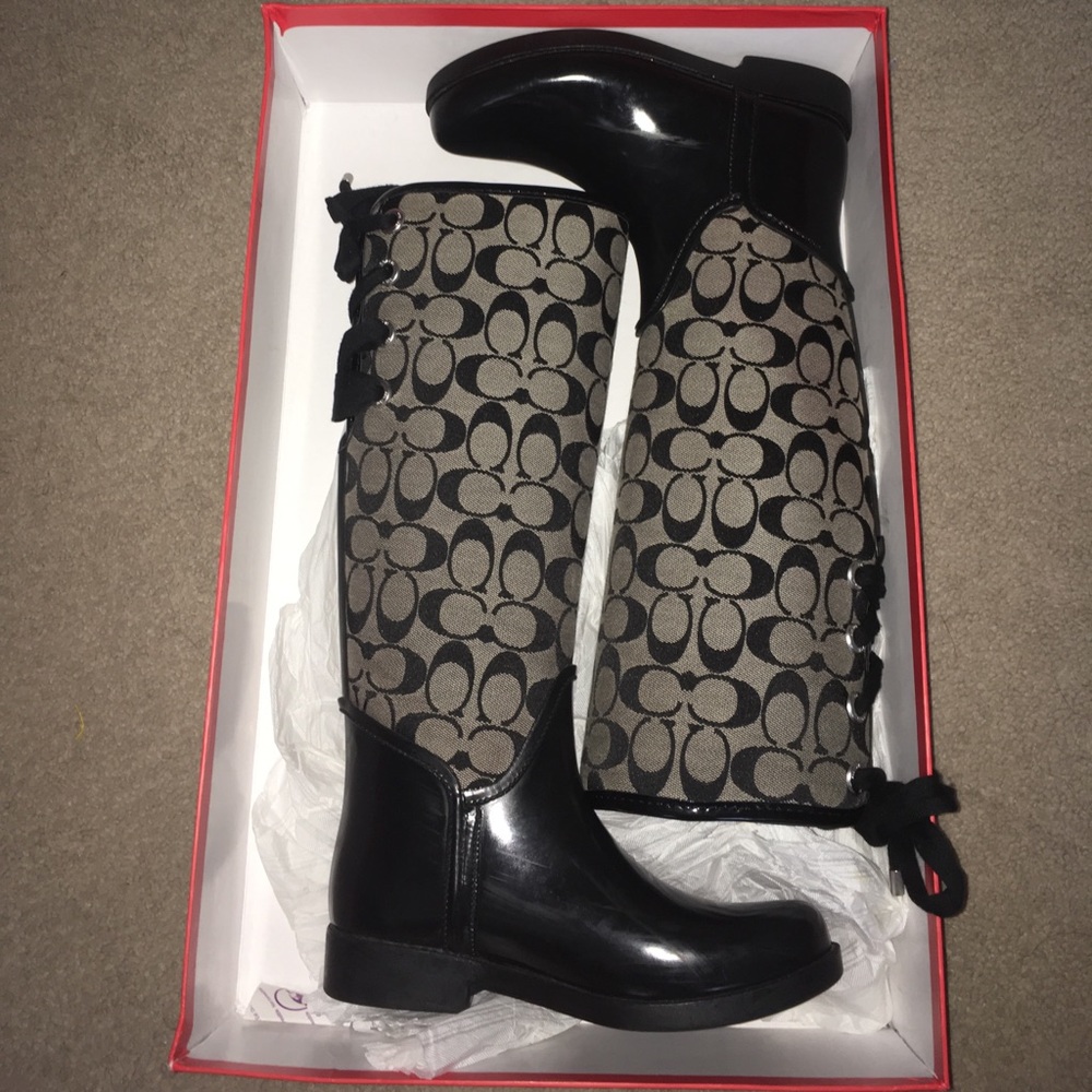 100% AUTHENTIC COACH RAIN BOOTS‼️‼️