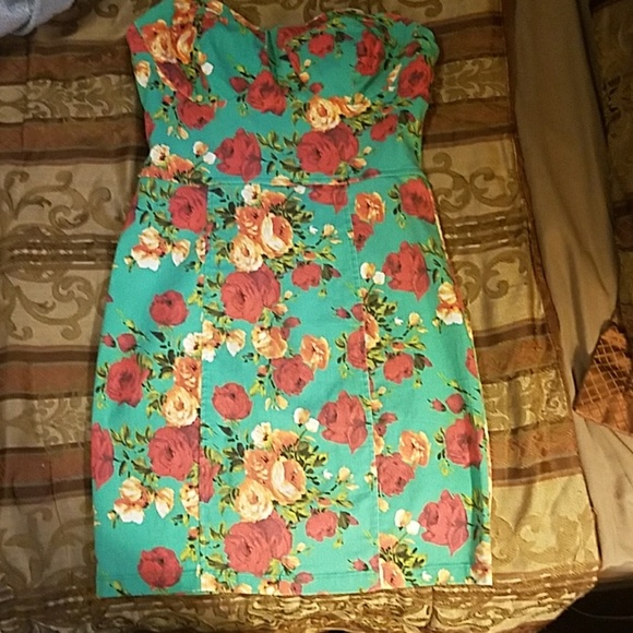Strapless dress - Picture 1 of 4