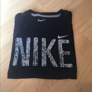 Nike top