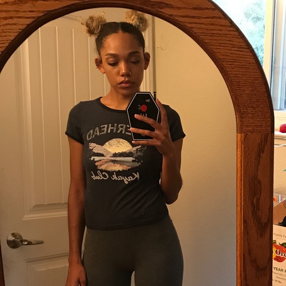 A&F tee - Picture 2 of 5