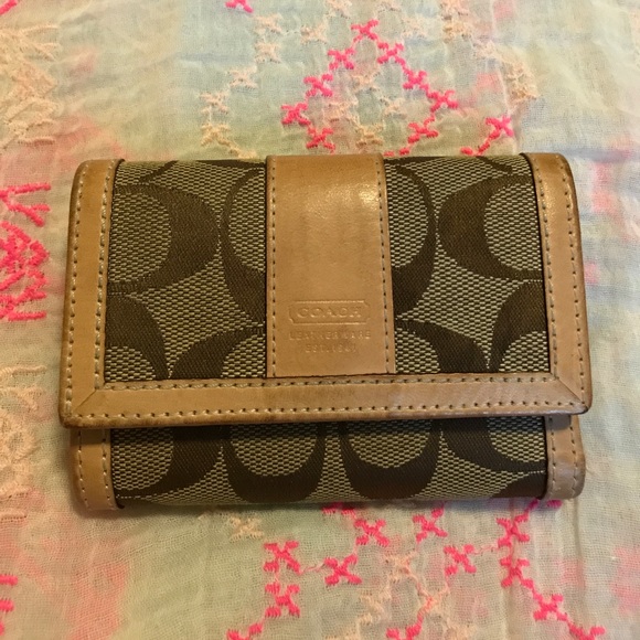 coach Handbags - Coach Signature Mini Tan wallet!