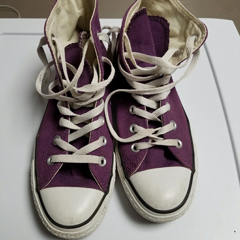 FINAL SALE💜High-Top Purple Converse💜