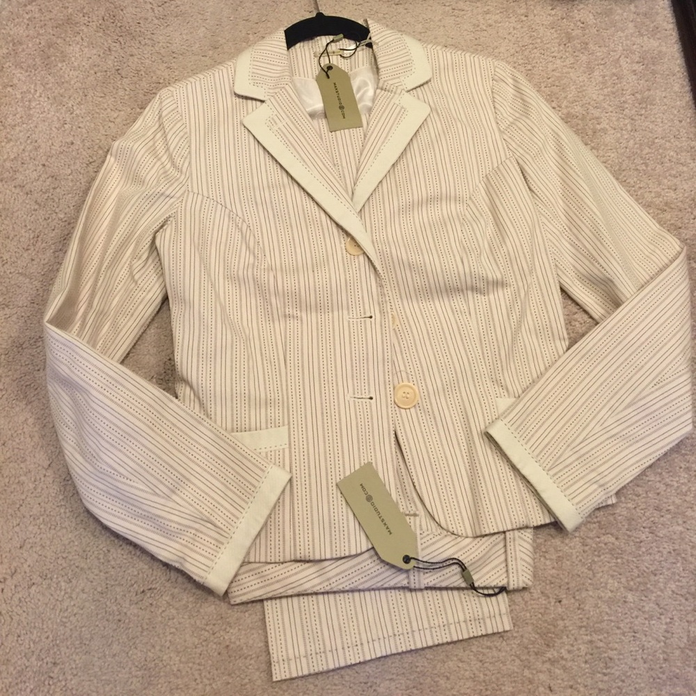 MAX STUDIO SUIT. SIZE 4 Jacket and Pants