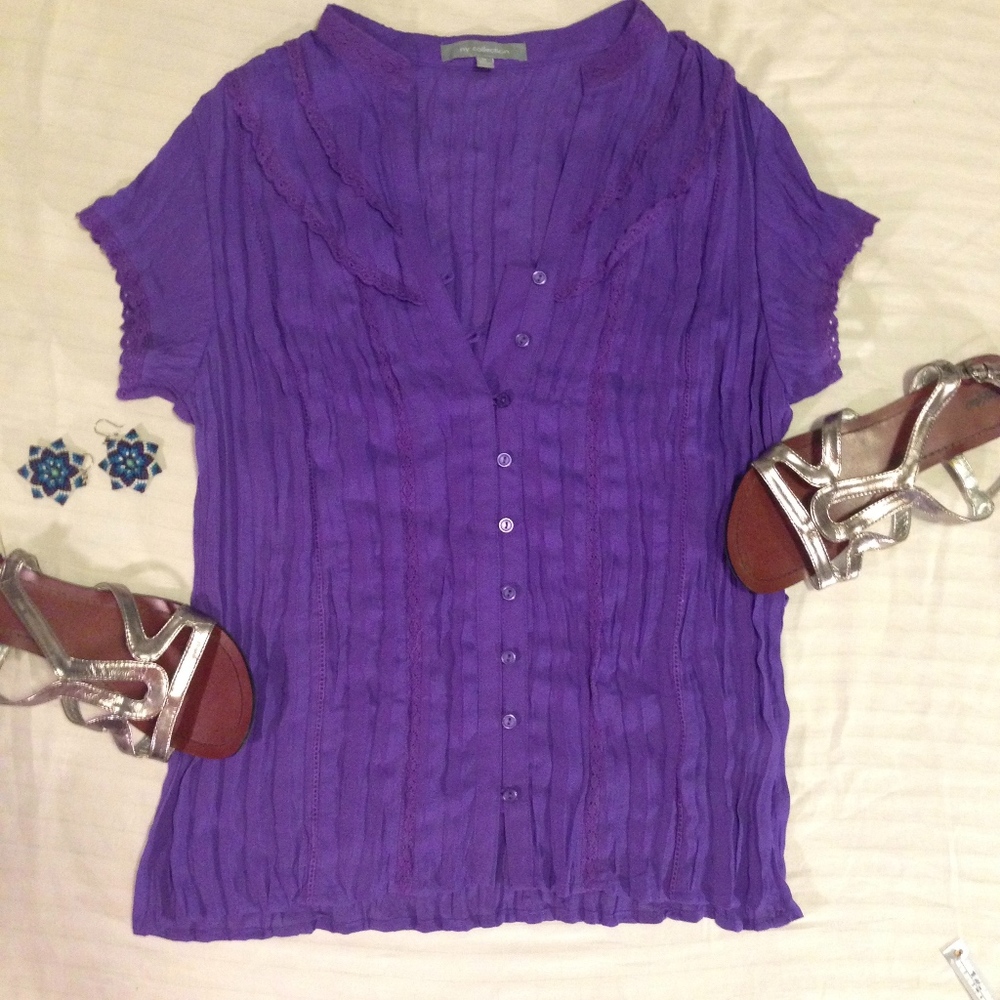 NY collection pleated, lace trim blouse