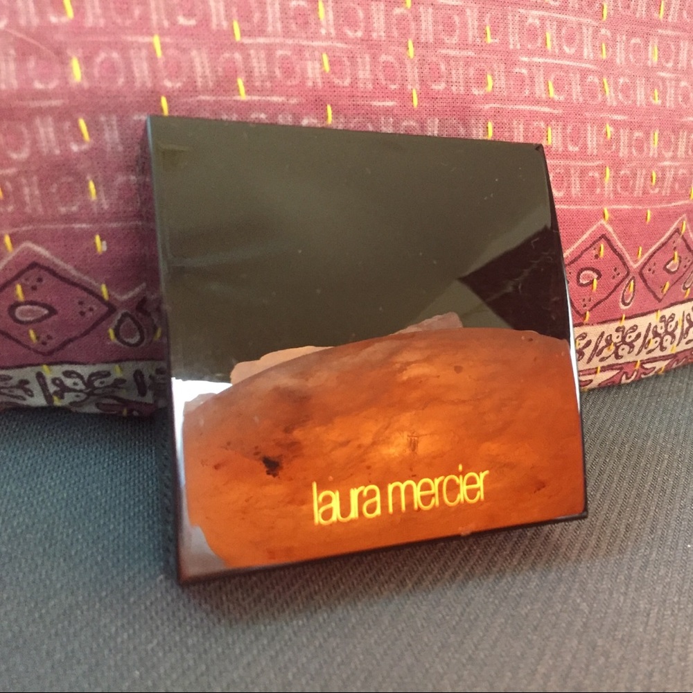 Laura Mercier Matte Radiance Baked Powder