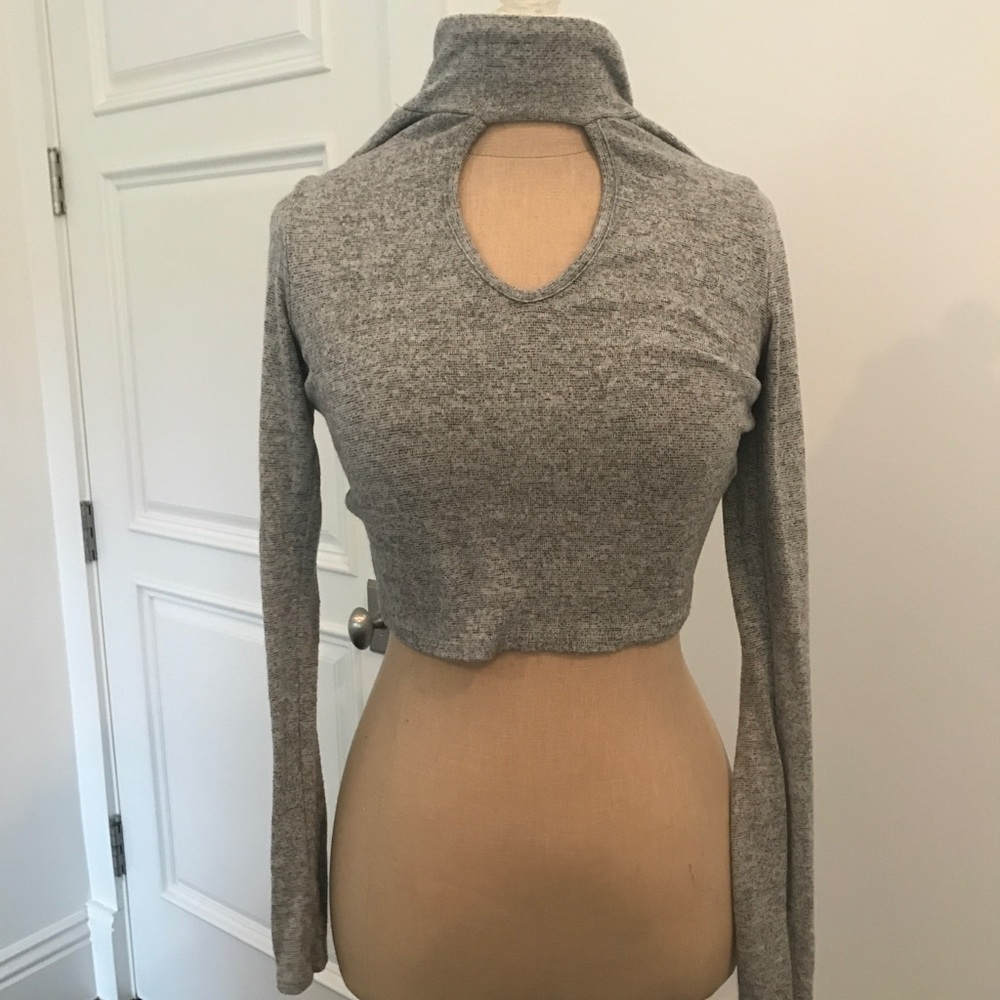 KEYHOLE SEMI CROP TOP