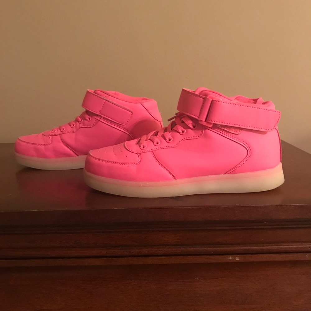 LED light up shoes🌹