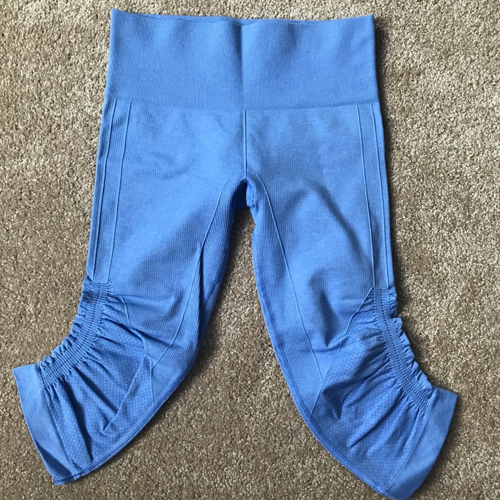 Lululemon In The Flow crops Gorgeous lavender 4
