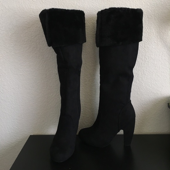 Black fur cuff heeled suede boot - Picture 4 of 5