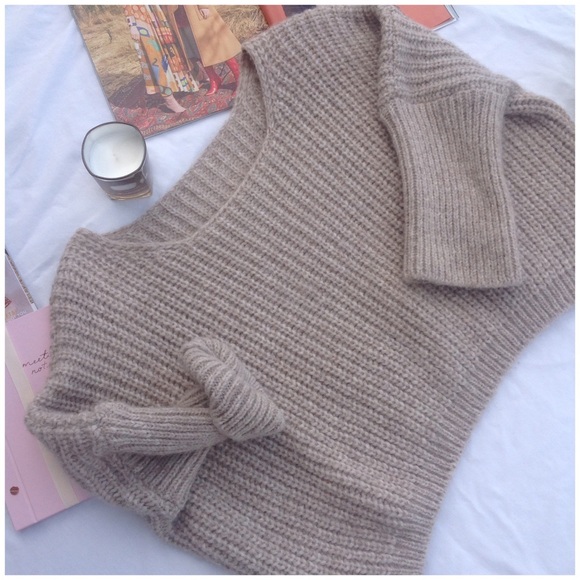 Crop Sweater - Picture 3 of 8