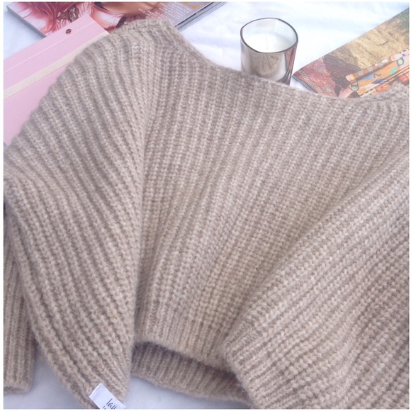 Crop Sweater - Picture 4 of 8