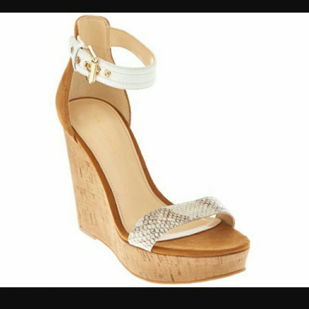 NWOB Marc Fisher Heart ankle strap wedges