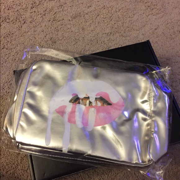 Kylie Cosmetics Handbags - Authentic Kylie Cosmetics Holiday Makeup Pouch