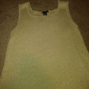 Gold sleeveless sweater with pearls and sparkles