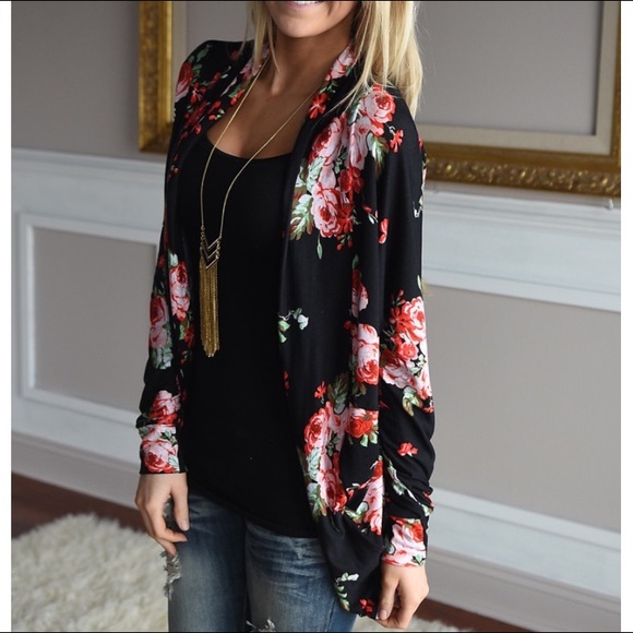 🍑2/$35 or 3/$50🍑Floral Kimono Cardigan Black - Picture 3 of 7