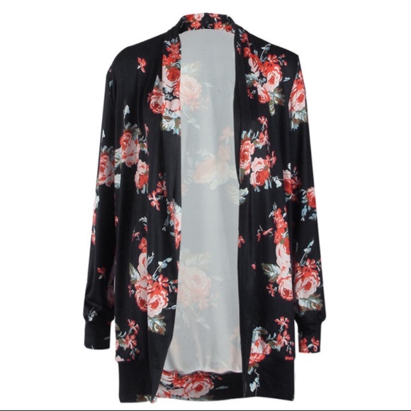 🍑2/$35 or 3/$50🍑Floral Kimono Cardigan Black - Picture 5 of 7