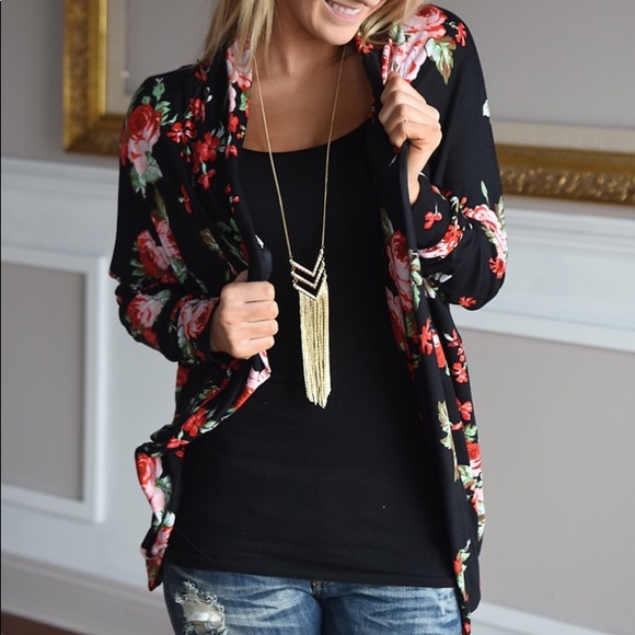 🍑2/$35 or 3/$50🍑Floral Kimono Cardigan Black - Picture 7 of 7