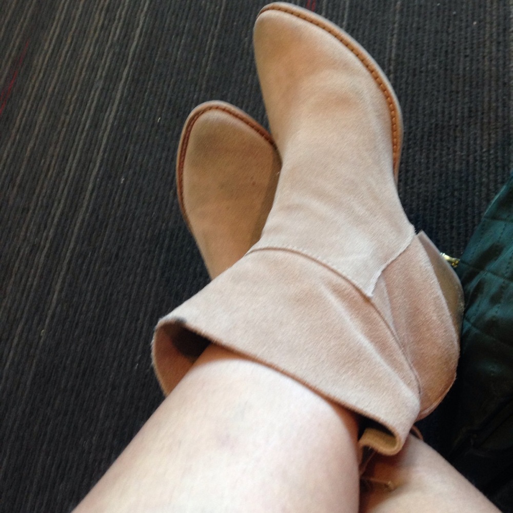 Meet your Posher, Em