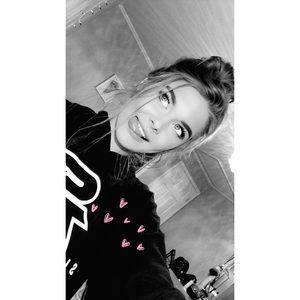 Meet your Posher, Lauren