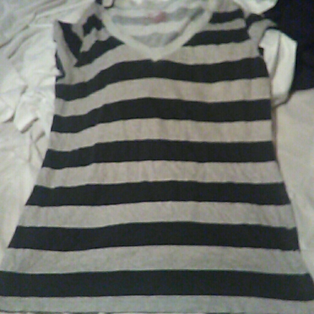 Clothes - Picture 3 of 8